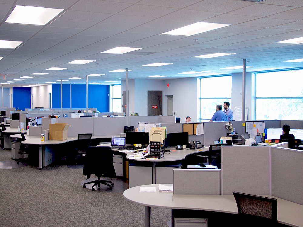 Med Vest Technology HS Charlotte - employee desks